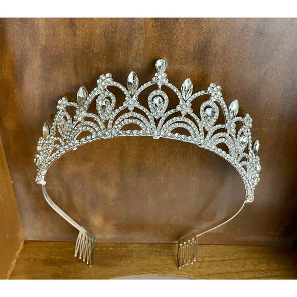 Clear Rhinestone Silver Tone‎ Metal Tiara Crown Comb NEW Bridal Hair Accessories - Picture 8 of 14